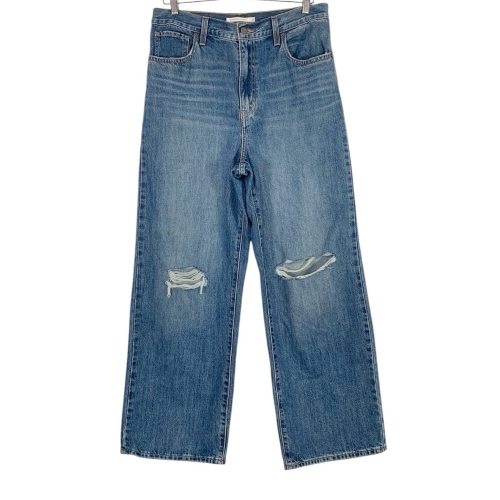 Levi's High Waist Straight Leg Distressed Size 30